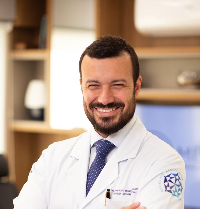 Dr. Romualdo Monteiro de Barros