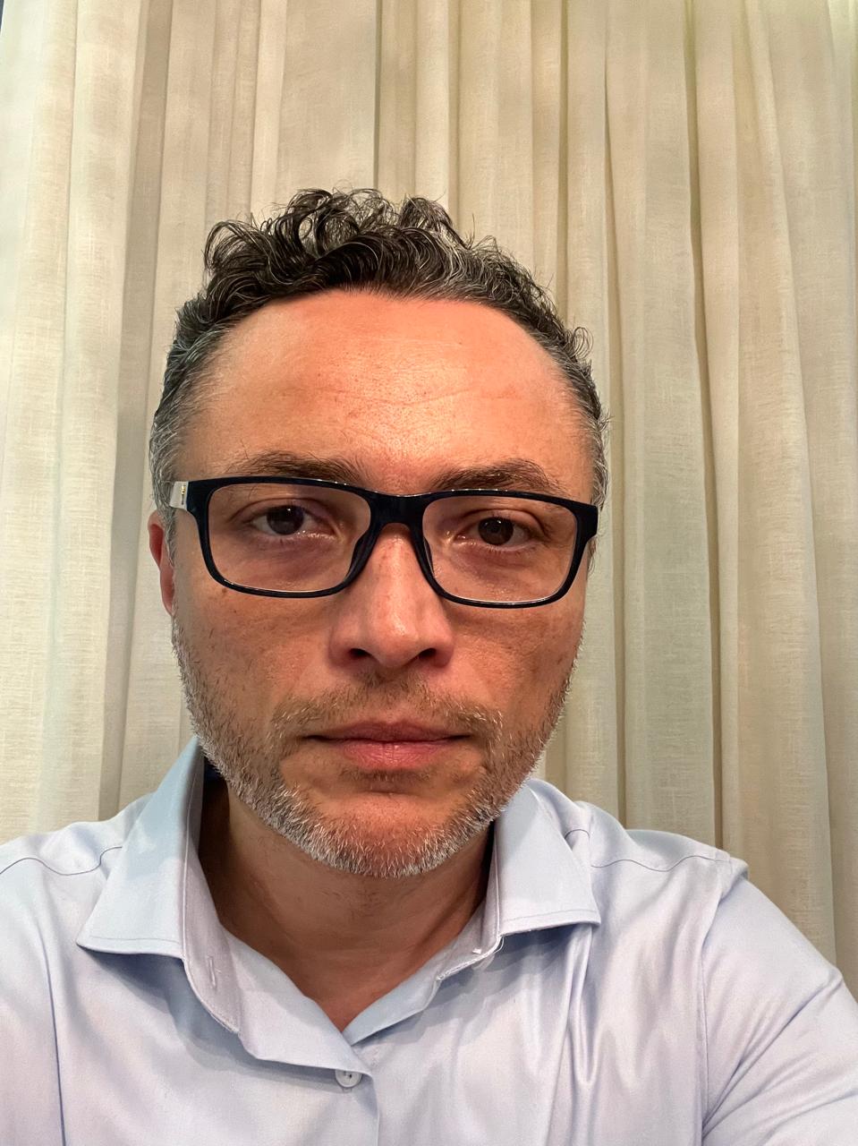 Dr. Luciano Martins De Holanda