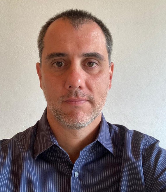 Dr. André Nathan Costa